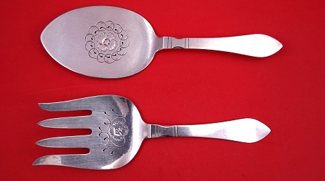 Fish Serving Set 2-pc  w/ pierced & engrave  w/ flowers  server 9 3/8